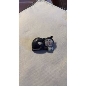 Vintage 1982 Mann Curled Up Black Cat Ceramic Music Box Plays Memories